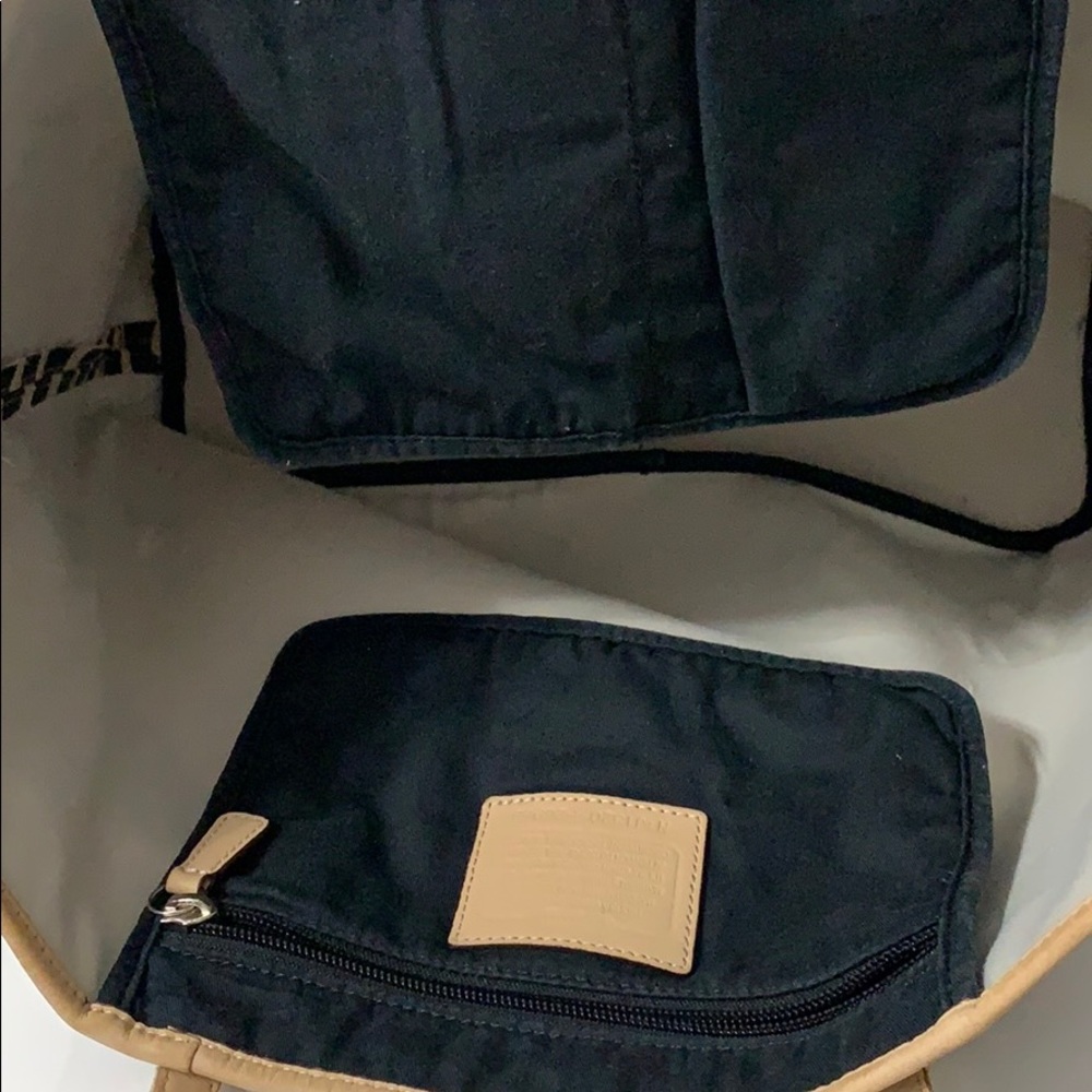 Tote- Coach J132-F26983 - Picture 2 of 3